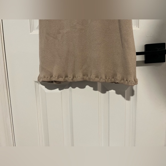 SPLENDID McCall sleeveless sweater dress in latte/beige ruffle hem Size Small - Picture 8 of 11